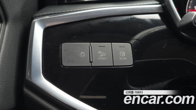 Audi Q3 2020 — photo 31