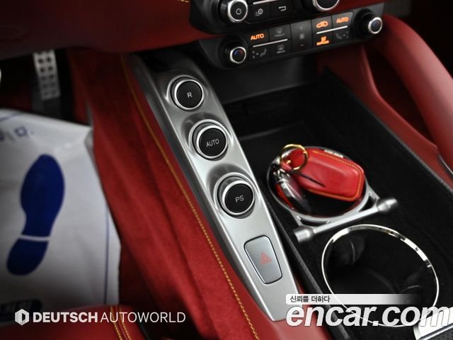 Ferrari GTC4 Lusso 2018 — photo 9