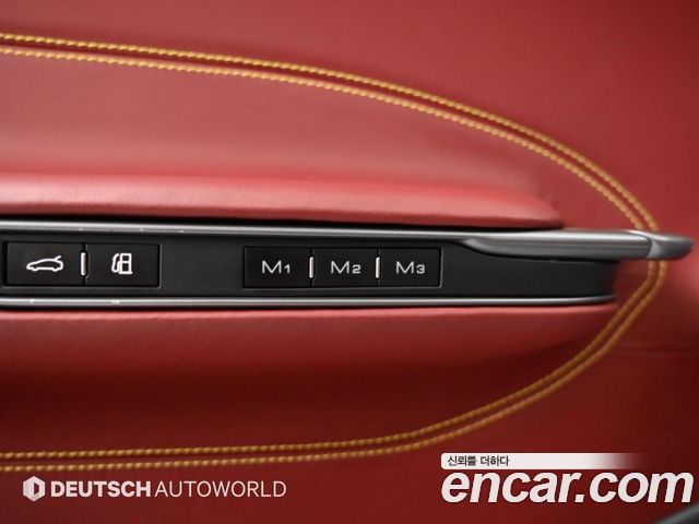 Ferrari GTC4 Lusso 2018 — photo 16