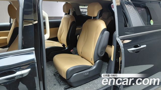Kia Canival 2021 — photo 17