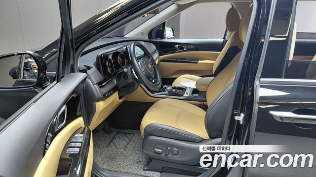 Kia Canival 2021 — photo 15