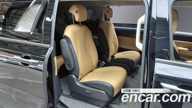 Kia Canival 2021 — photo 16
