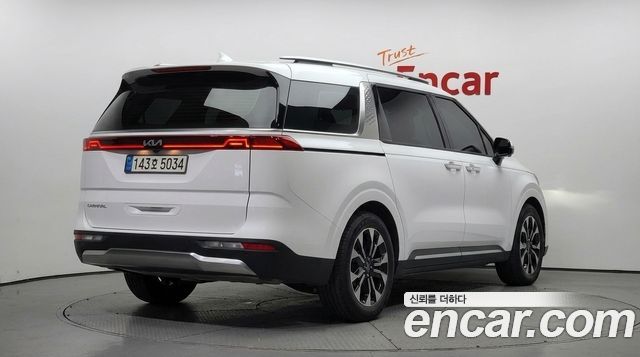 Kia Canival 2022 — photo 2