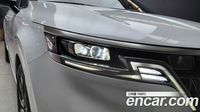 Kia Canival 2022 — photo 8