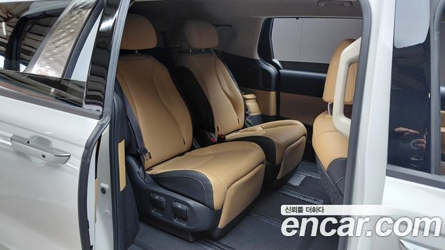 Kia Canival 2022 — photo 16