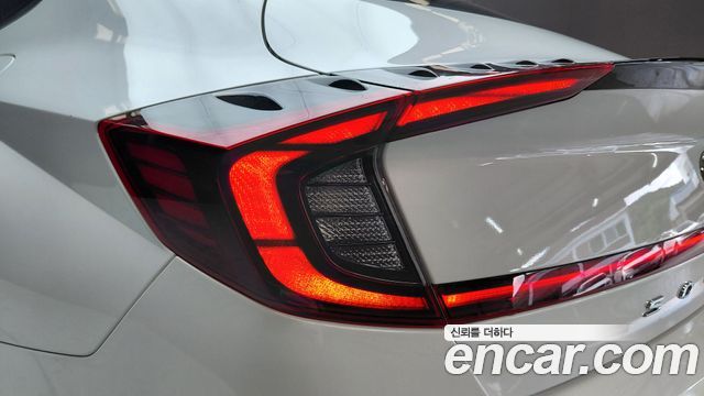 Hyundai Sonata 2022 — photo 9