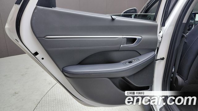 Hyundai Sonata 2022 — photo 15