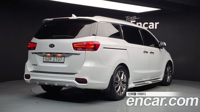 Kia Canival 2019 — photo 2