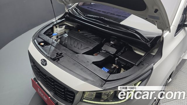 Kia Canival 2019 — photo 6