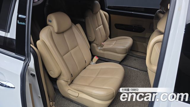 Kia Canival 2019 — photo 18