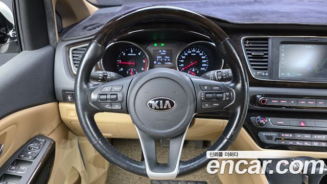 Kia Canival 2019 — photo 19