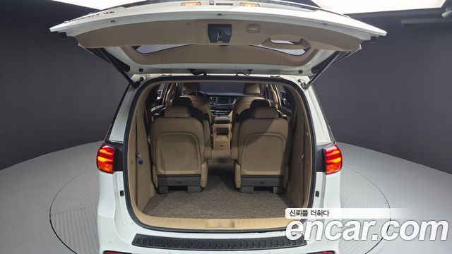 Kia Canival 2019 — photo 26