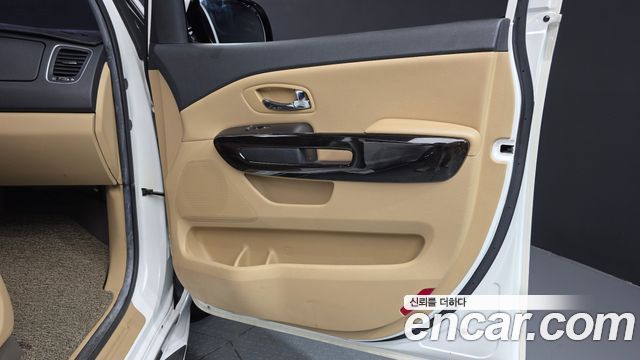 Kia Canival 2019 — photo 15
