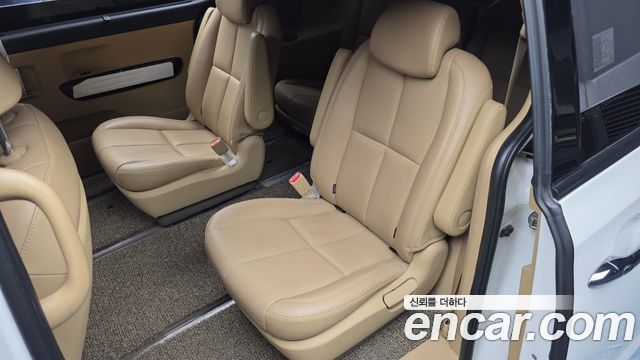 Kia Canival 2019 — photo 16