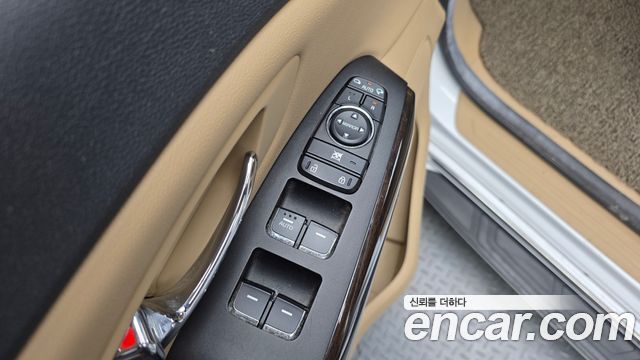 Kia Canival 2019 — photo 36