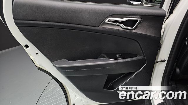 Kia Sportage 2022 — photo 15
