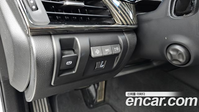 Cadillac CTS 2017 — photo 27