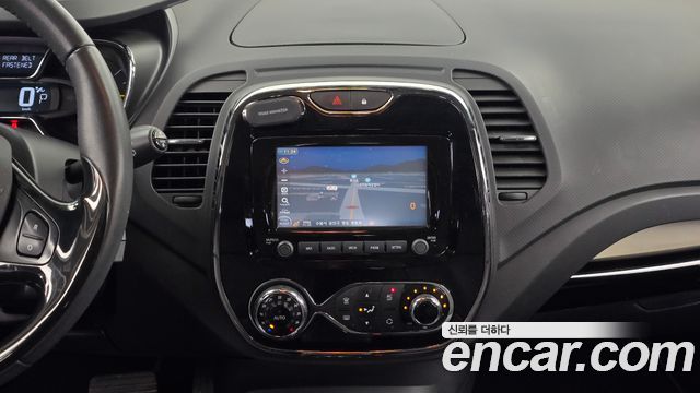 Renault Korea QM3 2015 — photo 11