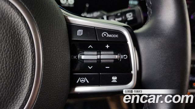 Kia Canival 2021 — photo 23