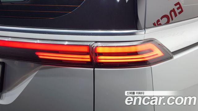 Kia Canival 2021 — photo 9