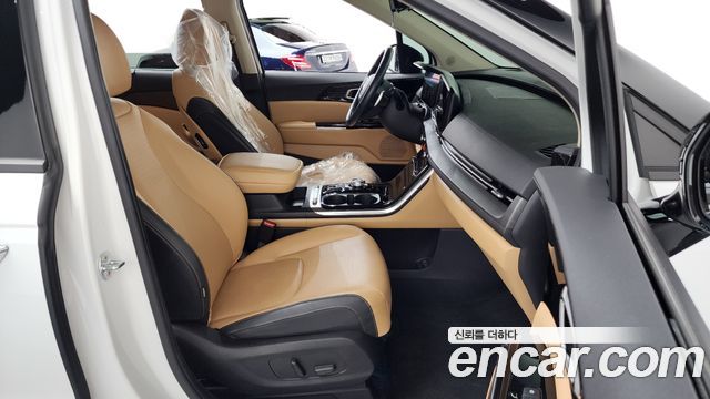 Kia Canival 2021 — photo 16