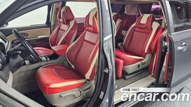 Kia Canival 2016 — photo 17