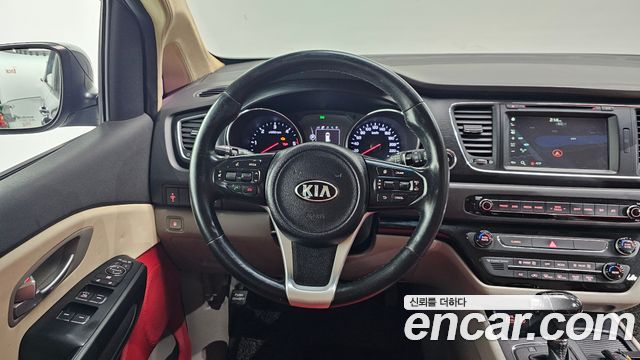 Kia Canival 2016 — photo 19