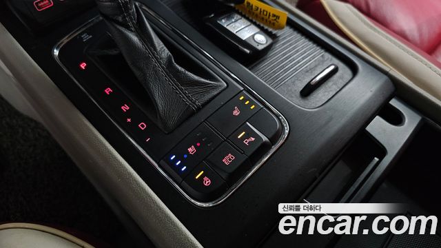 Kia Canival 2016 — photo 22