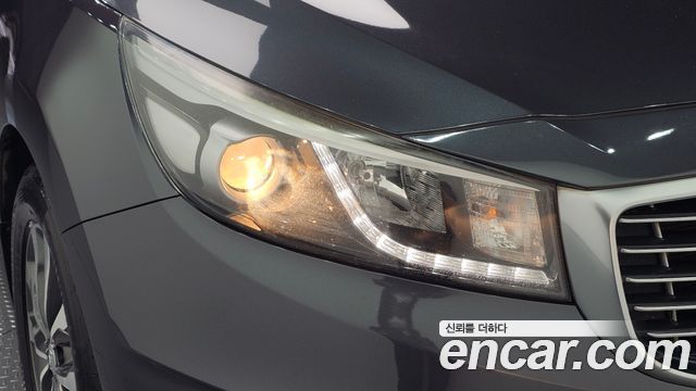 Kia Canival 2016 — photo 8