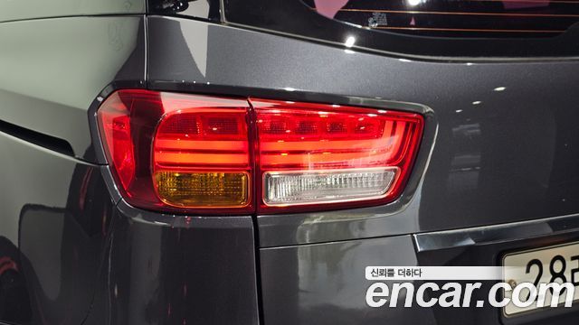 Kia Canival 2016 — photo 9