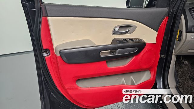 Kia Canival 2016 — photo 14
