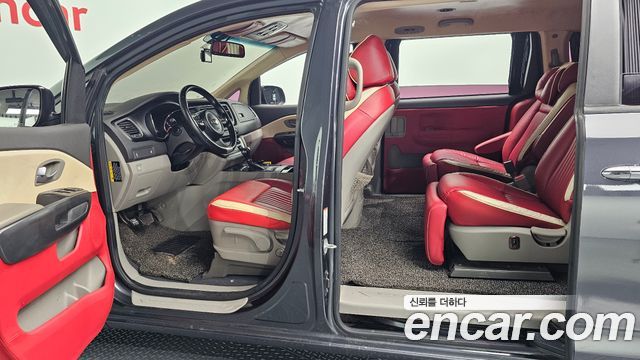 Kia Canival 2016 — photo 27
