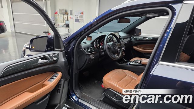 Mercedes-Benz GLS-Class 2017 — photo 10
