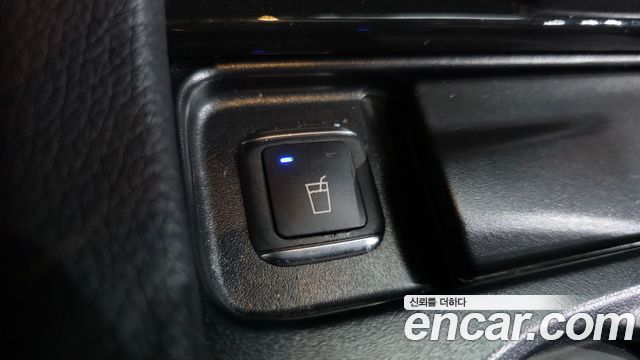 Mercedes-Benz GLS-Class 2017 — photo 12