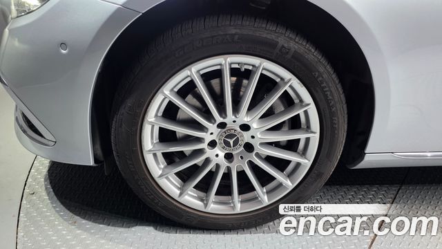 Mercedes-Benz E-Class 2021 — photo 5