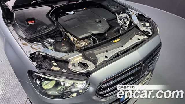Mercedes-Benz E-Class 2021 — photo 6