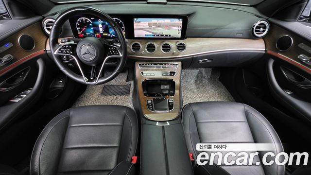 Mercedes-Benz E-Class 2021 — photo 10