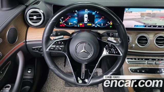 Mercedes-Benz E-Class 2021 — photo 19