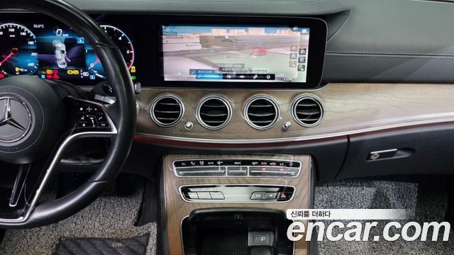 Mercedes-Benz E-Class 2021 — photo 20