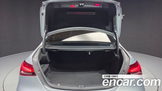 Mercedes-Benz E-Class 2021 — photo 26
