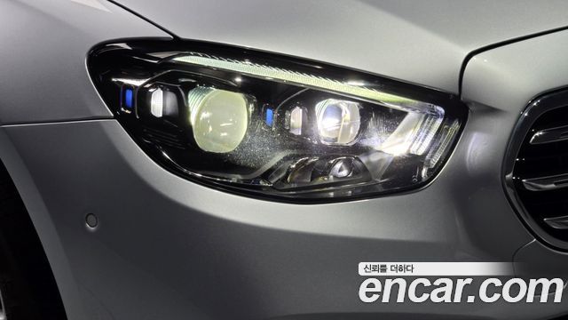 Mercedes-Benz E-Class 2021 — photo 8