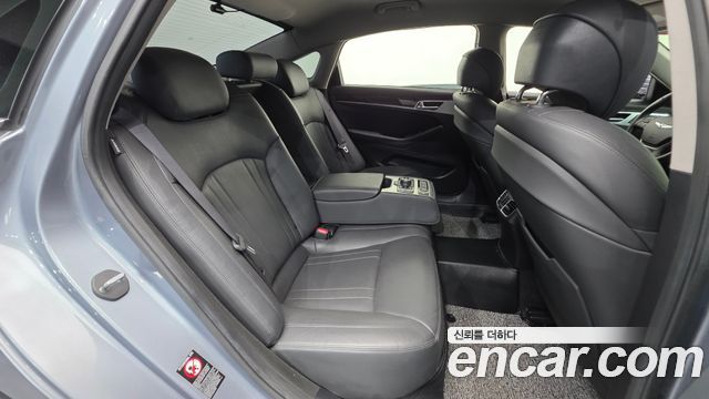 Genesis G80 2017 — photo 19