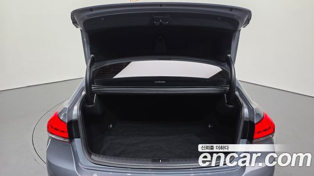 Genesis G80 2017 — photo 20