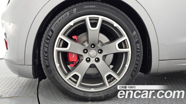 Maserati Levante 2017 — photo 5
