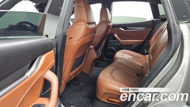 Maserati Levante 2017 — photo 12