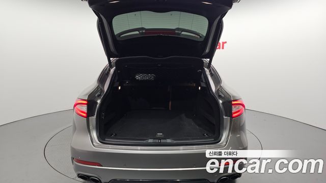 Maserati Levante 2017 — photo 19