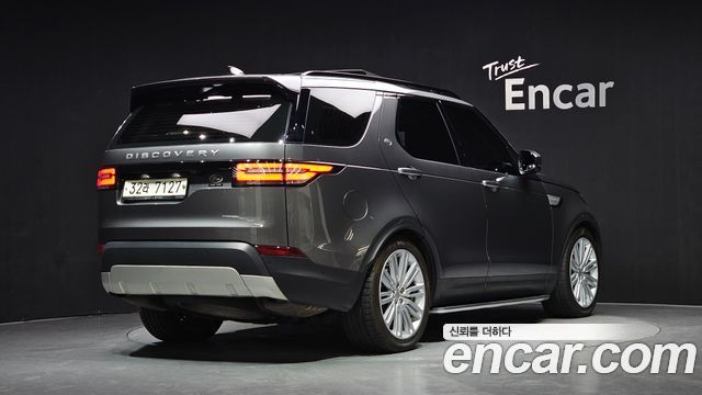 Land Rover Discovery 2017 — photo 2