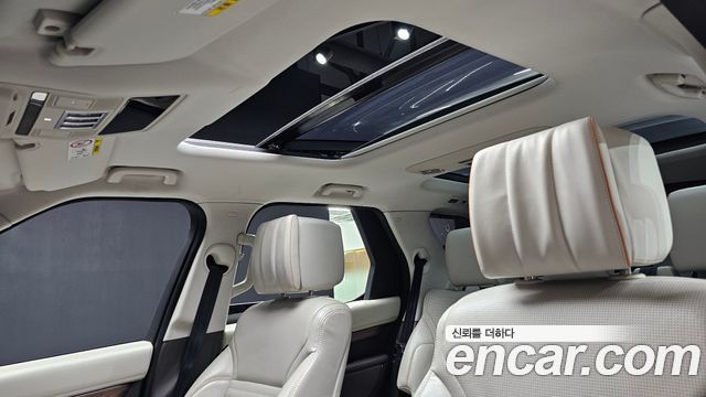 Land Rover Discovery 2017 — photo 14
