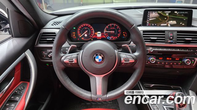 BMW 3-Series 2018 — photo 19