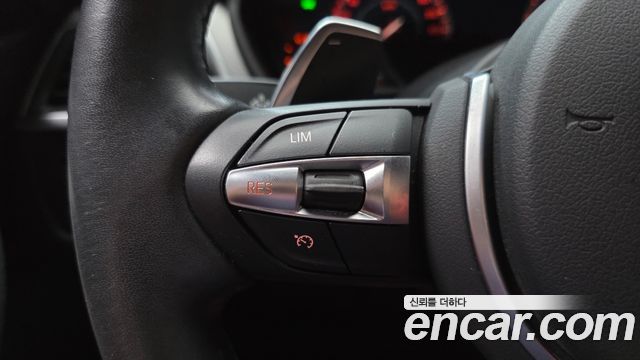 BMW 3-Series 2018 — photo 23